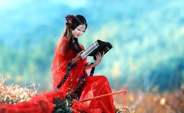 赞美女人漂亮气质经典诗句文案