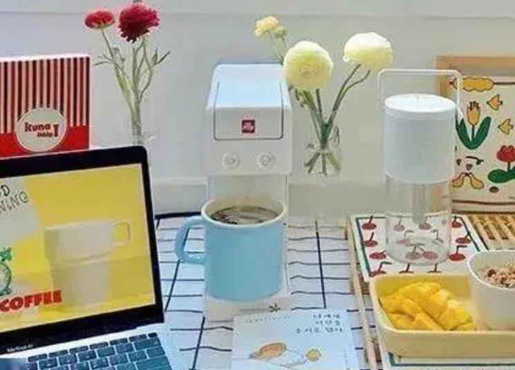 伤感中带着快乐的句子文案