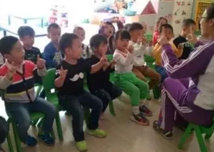 夸宝宝唱歌好的句子文案