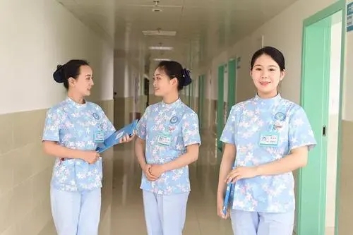 适合护士发朋友圈简短