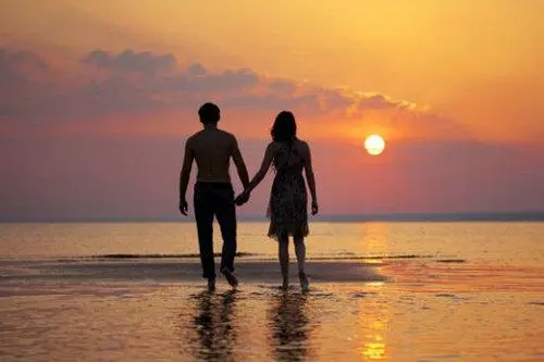 两个人一起看海的句子文案