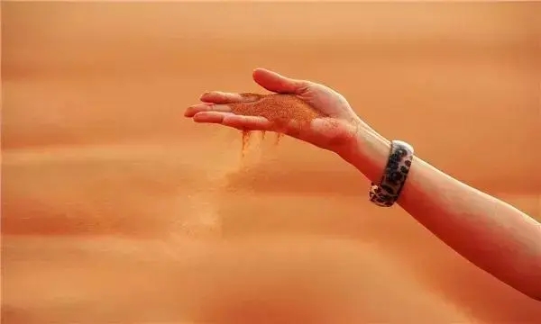 握不住的沙经典语录文案