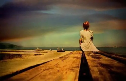 女生夜晚行驶在路上的说说文案