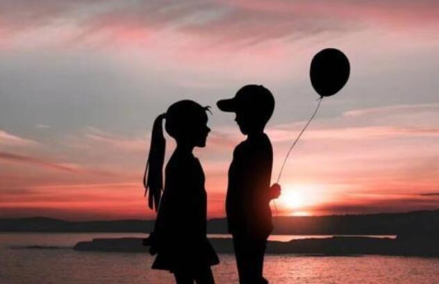 适合看清一个人发的朋友圈