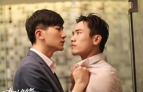 夸帅哥的话简短