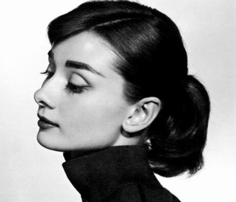 形容女人的优雅的短句