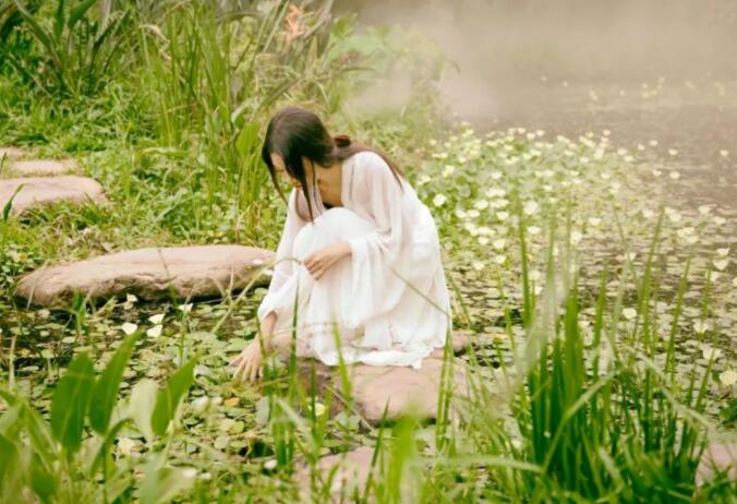 爱情伤心的诗句文案