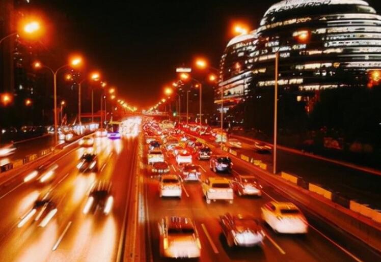 夜景美的说说文案