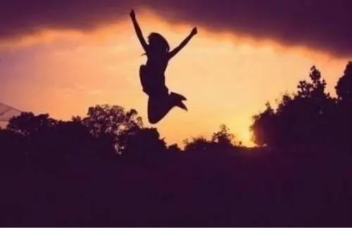 女人挣钱是尊严的感悟说说文案