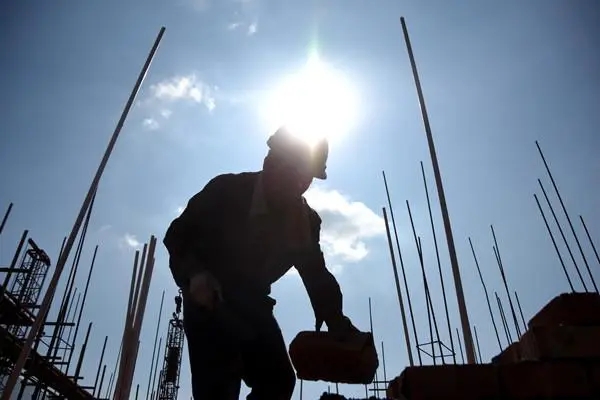 在工地奋斗男人说说文案