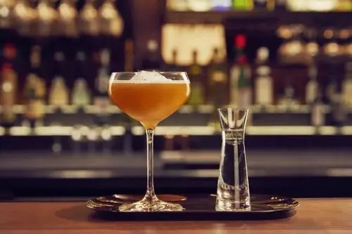 喝酒微醺的朋友圈说说文案