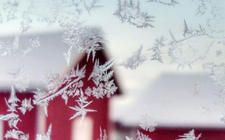 雪下得那么认真的说说文案