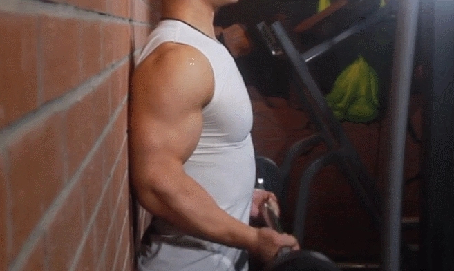 男人臂膀的唯美句子文案