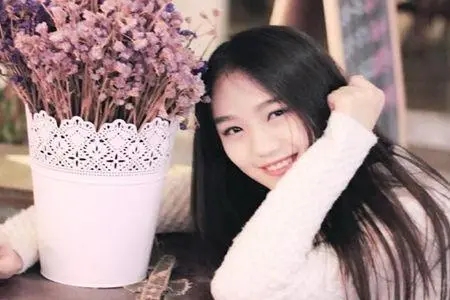 赞美女人的话八个字