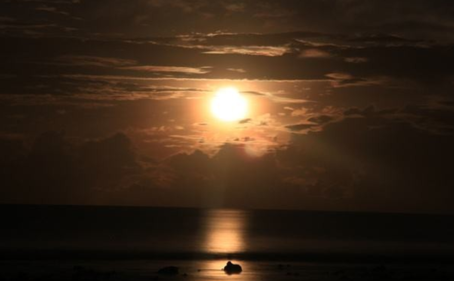 描写沉入深海的句子文案