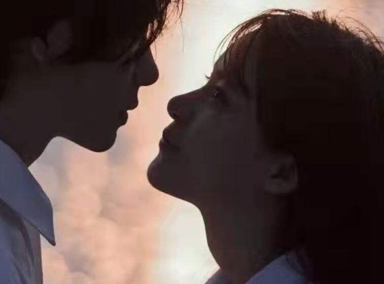 中午问候女朋友的话