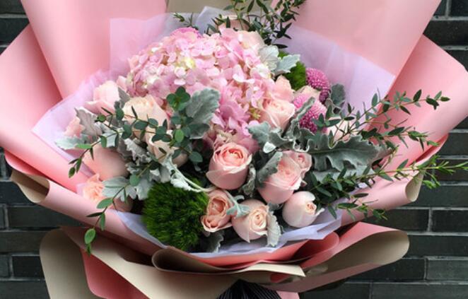 描写鲜花盛开的优美句子文案