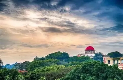 描写鼓浪屿一句话