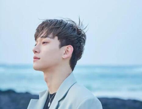 朋友圈少年说说文案