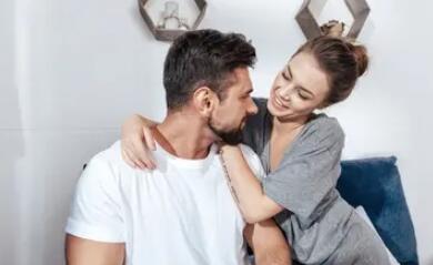 跟男朋友秀恩爱的朋友圈