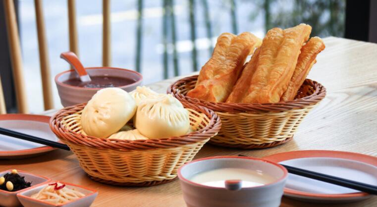 吃豆浆油条发朋友圈