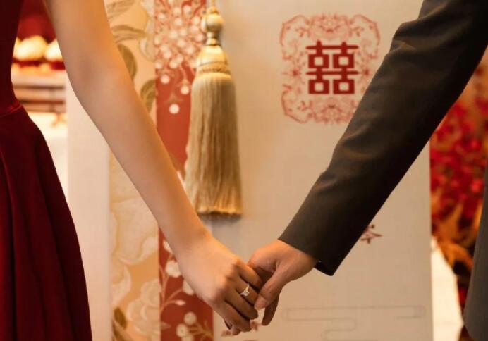 结婚发的朋友圈文案女方