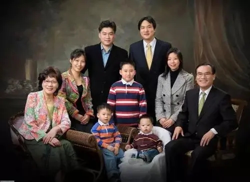 拍全家福发朋友圈说说文案