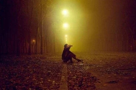 女生夜晚行驶在路上的说说文案