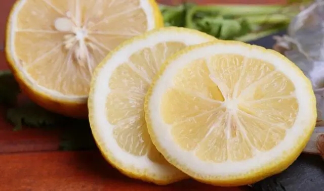 形容水果很酸的句子文案