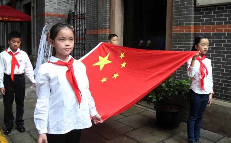 升国旗爱国的句子文案