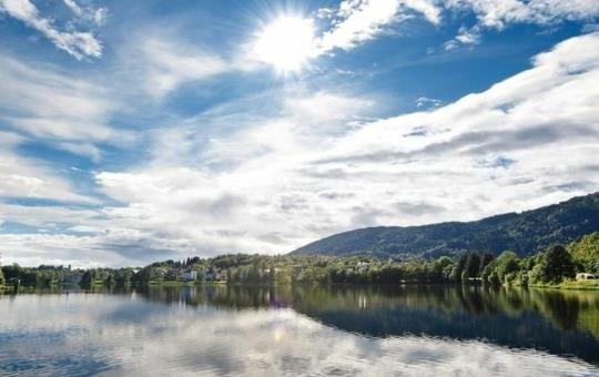 可怜的说说文案短语