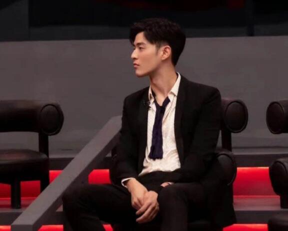 形容男人内在魅力的句子文案