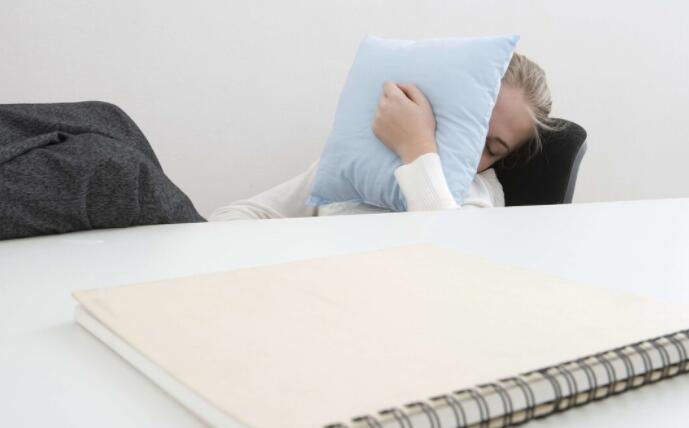 感悟年轻不懂事的句子文案