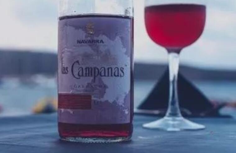 夜晚喝红酒的唯美句子文案