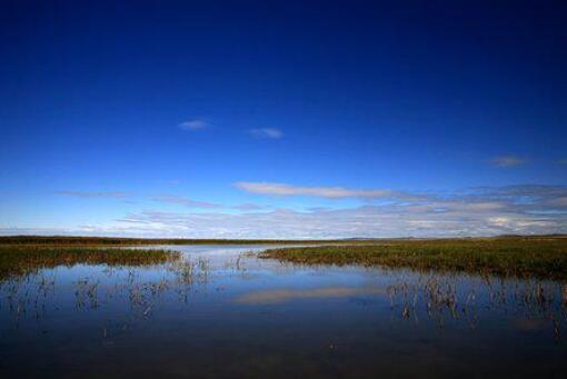 形容湖景色很美的诗句文案