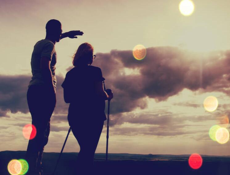 给爱人幽默的一段情话文案