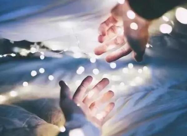 再次揭开伤疤的说说文案