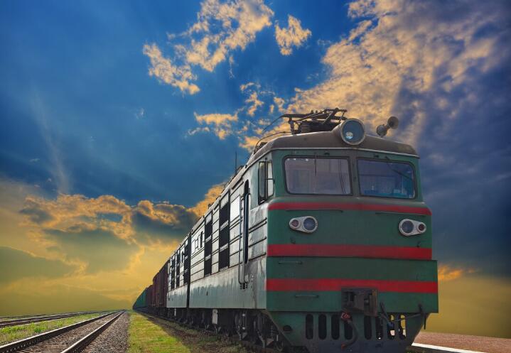 坐火车远行的心情句子文案