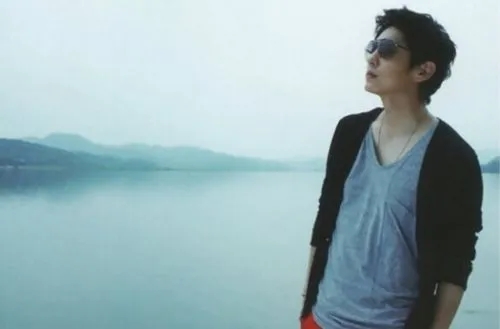 夸男人不老年轻的句子文案