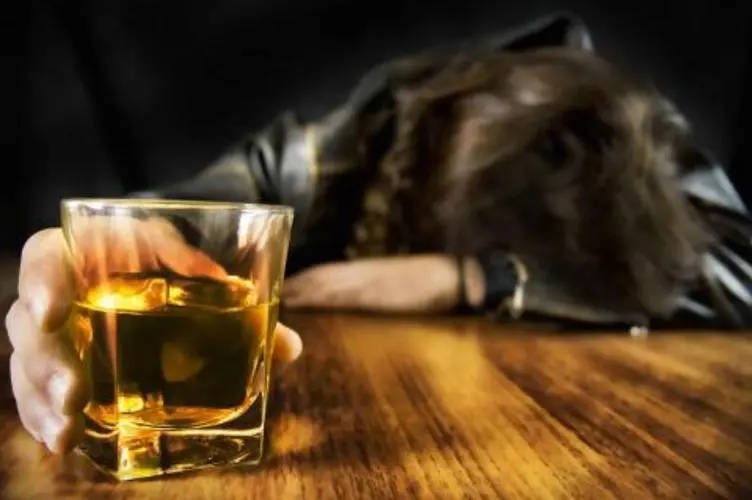 酒醉伤感的句子文案