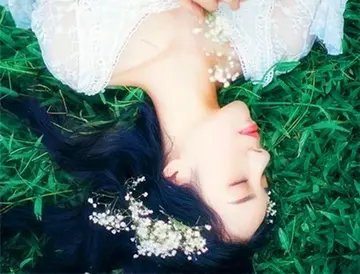 夸女人漂亮气质高雅的句子文案