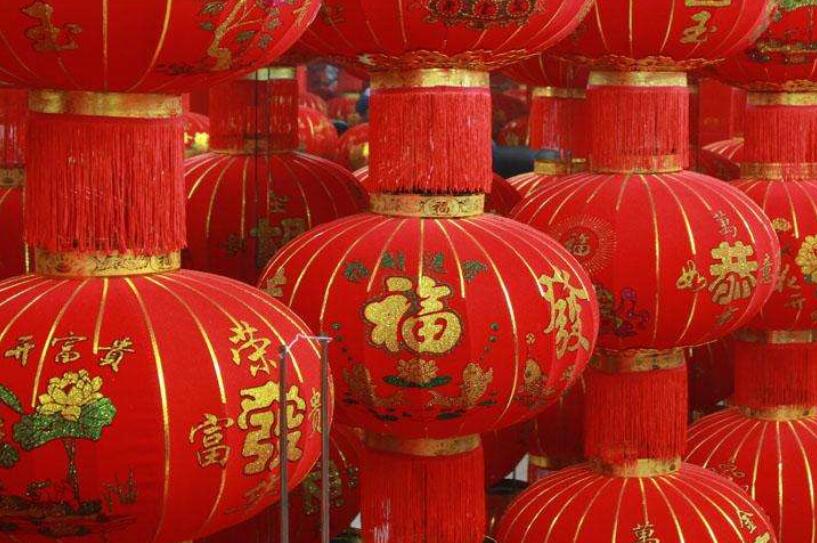 描写热闹场面的句子文案