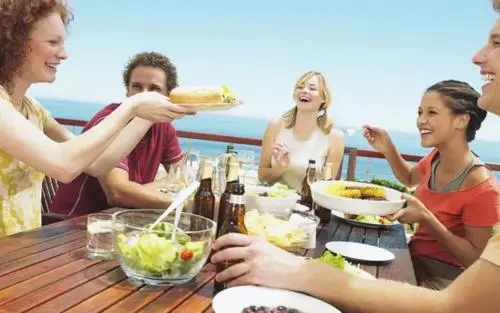 家庭聚餐的心情说说文案