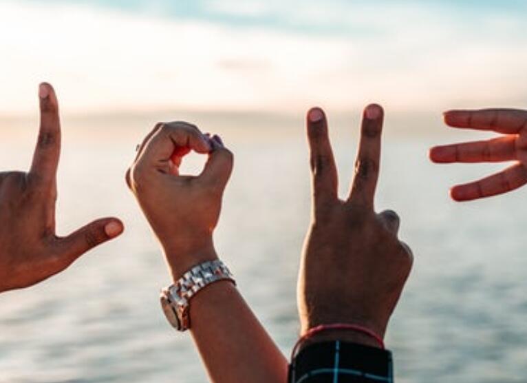 个性签名宣布自己脱单了