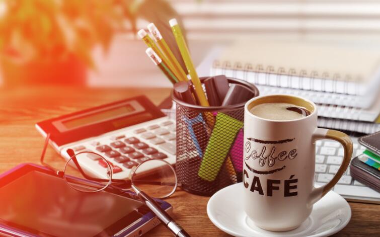 宅女的一天的句子文案