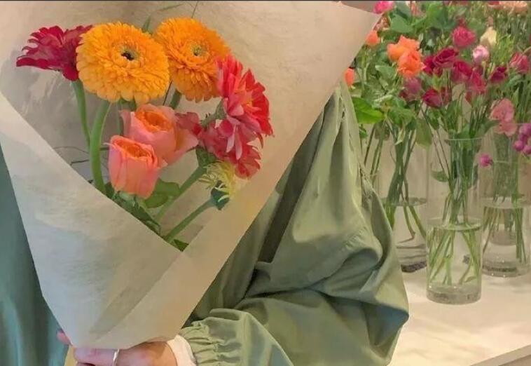 不辜负青春的诗句文案