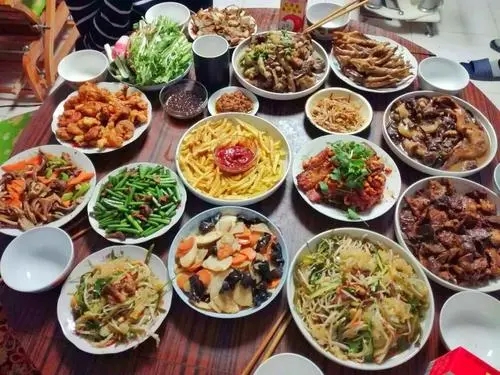 家人相聚发朋友圈的话