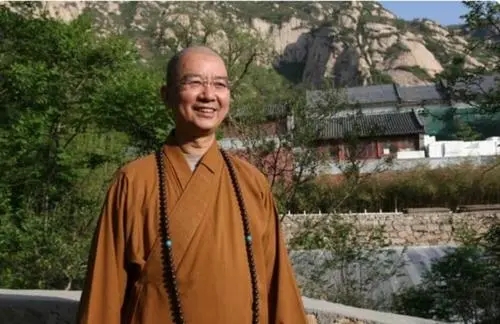 描写僧人穿着的句子文案