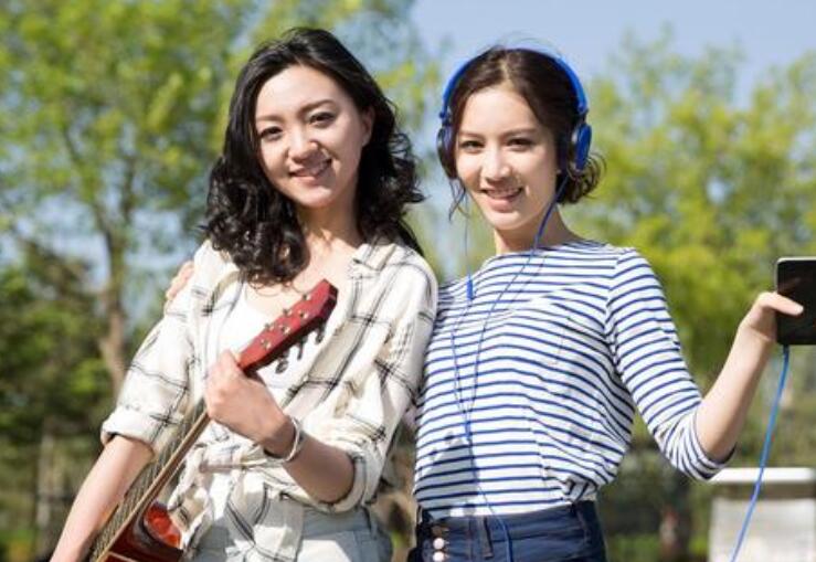 和闺蜜在一起开心的说说文案