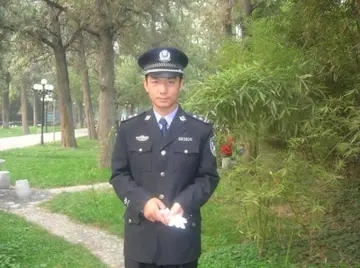 关于警察的优美句子文案